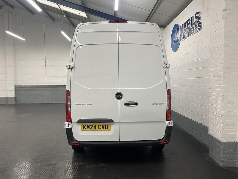 Begagnad Mercedes Sprinter Premium 2024 Vit Van