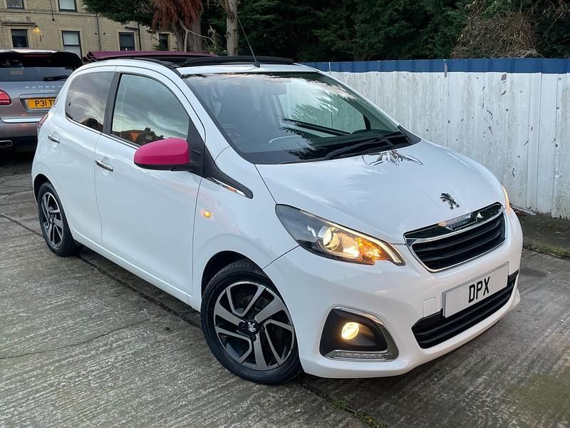Used Peugeot 108 Allure 82 HP (60 kW) 2014 White Hatchback