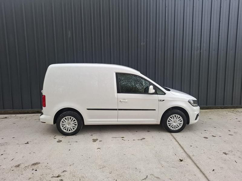 Used VW Caddy Trendline 102 HP (75 kW) 2018 White MPV