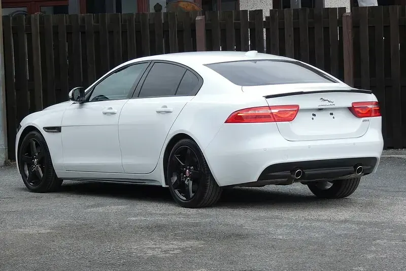 Used Jaguar XE R-Sport 250 HP (183 kW) 2019 White Sedan