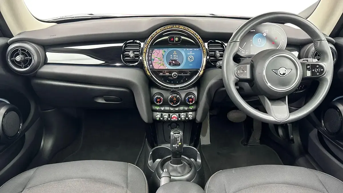 Usado Mini Cooper Classic 134 CV (98 kW) 2023 Gris Utilitario