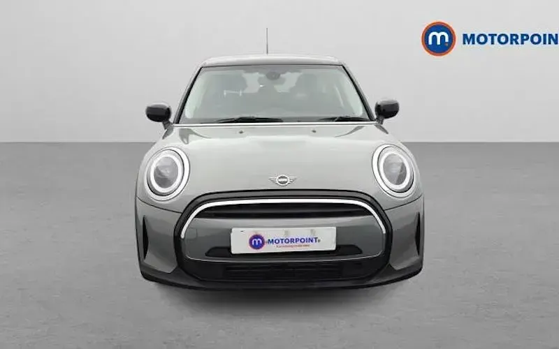 Begagnad Mini Cooper Classic 136 HK (100 kW) 2022 Grå Halvkombi