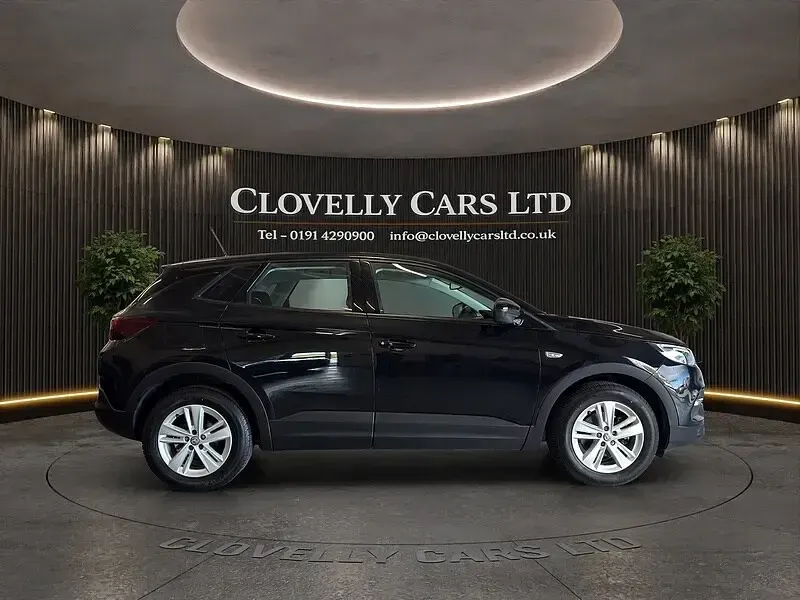 Used Vauxhall Grandland X S 130 HP (95 kW) 2019 Black SUV