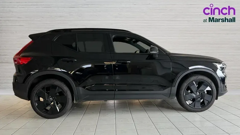 Used Volvo XC40 Plus 197 HP (144 kW) 2025 Black SUV
