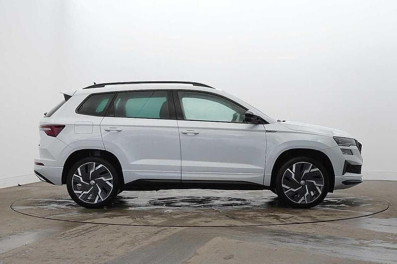 Used Skoda Karoq SportLine 140 HP (102 kW) 2023 Moon white metallic SUV