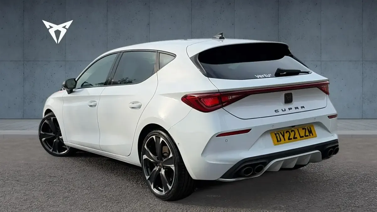 Used Cupra Leon VZ2 300 HP (220 kW) 2022 White Hatchback