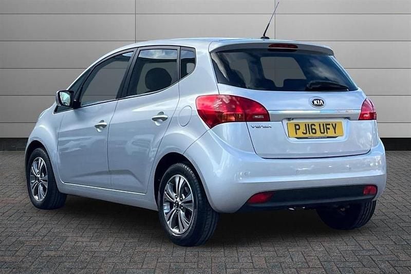 Used Kia Venga 123 HP (90 kW) 2016 Silver frost Hatchback