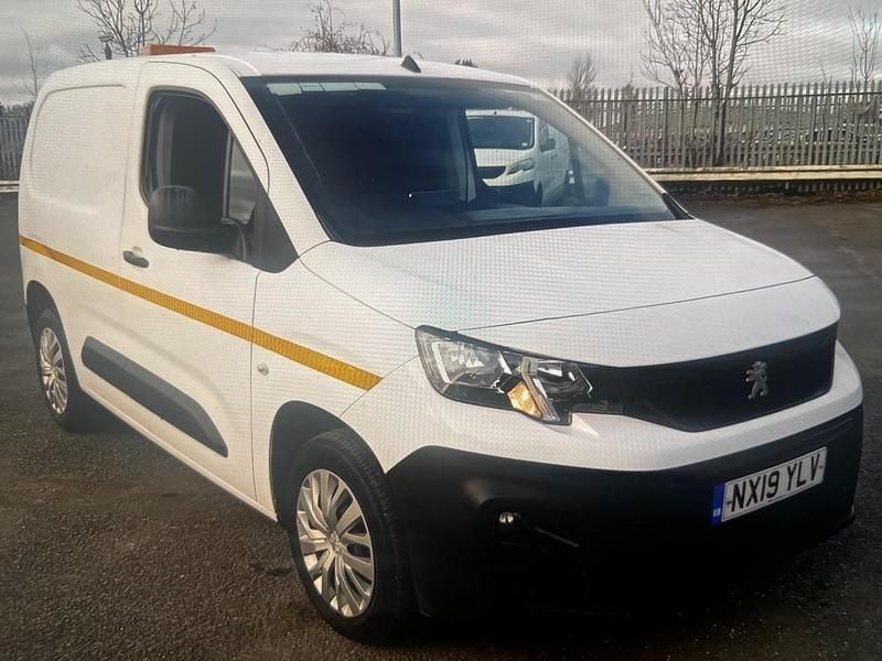 Used Peugeot Partner S 2019 White MPV
