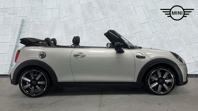 Used Mini Cooper S Exclusive 176 HP (129 kW) 2022 Silver Hatchback