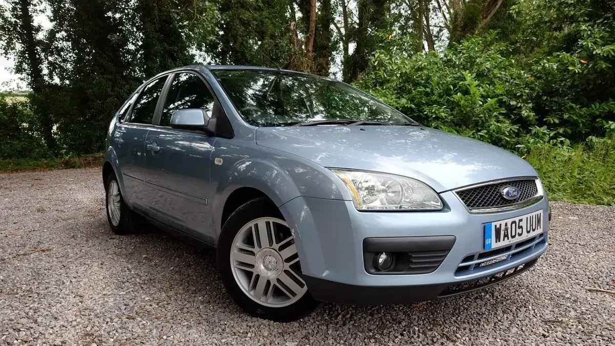 Used Ford Focus Ghia 2005 Blue Hatchback