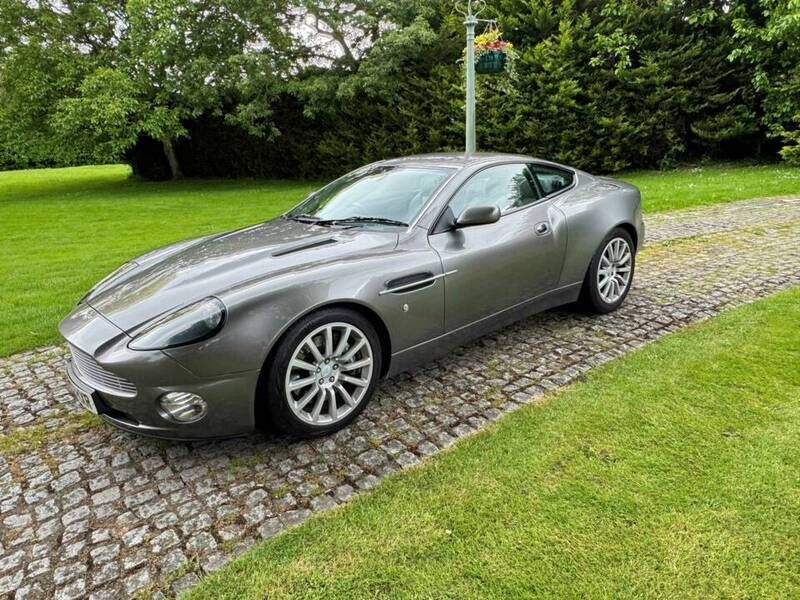 Used Aston Martin Vanquish 460 HP (338 kW) 2003 Silver Coupe
