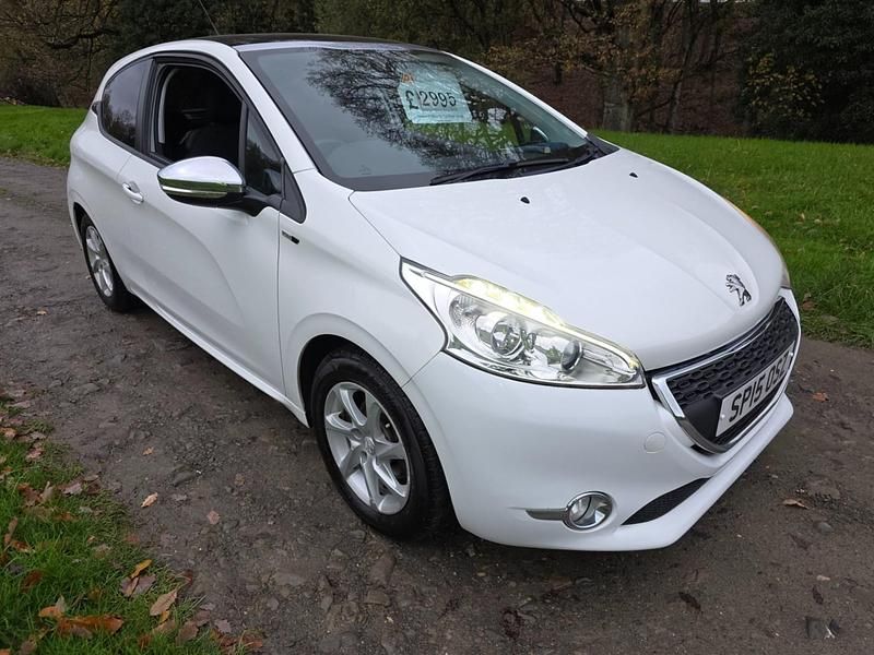White Used 2015 Peugeot 208 Style Hatchback | £2,995 (Good price) - Image 1/4