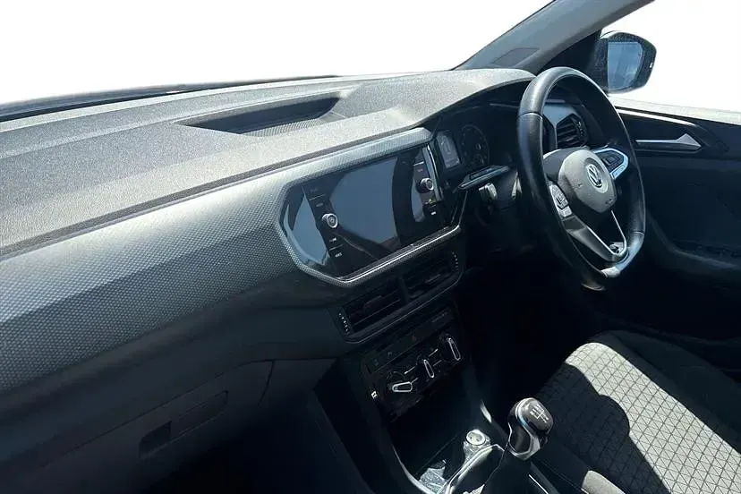 Used VW T-Cross SE 95 HP (69 kW) 2019 Reef blue SUV