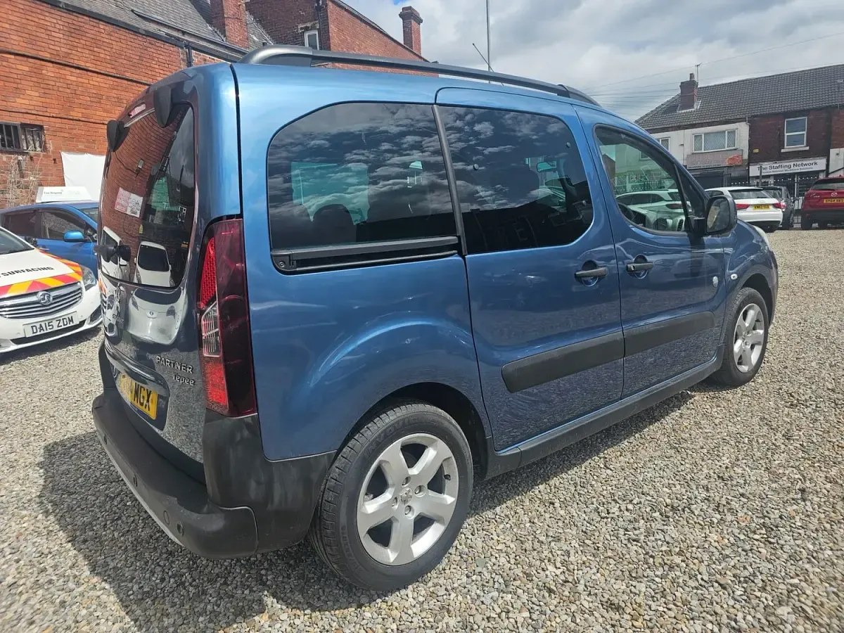 Used Peugeot Partner Tepee Outdoor 2014 Blue MPV