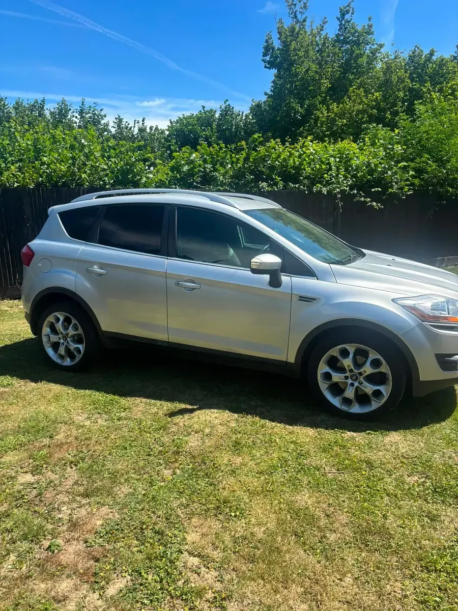 Used Ford Kuga Zetec 140 HP (102 kW) 2012 Silver SUV
