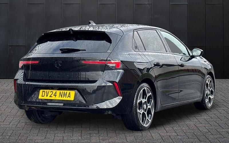 Used Vauxhall Astra Ultimate 131 HP (96 kW) 2024 Black Hatchback