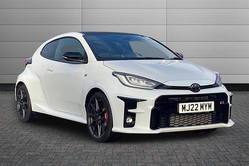 White Used 2022 Toyota Yaris Hatchback | £30,795 (Fair price) - Image 1/3
