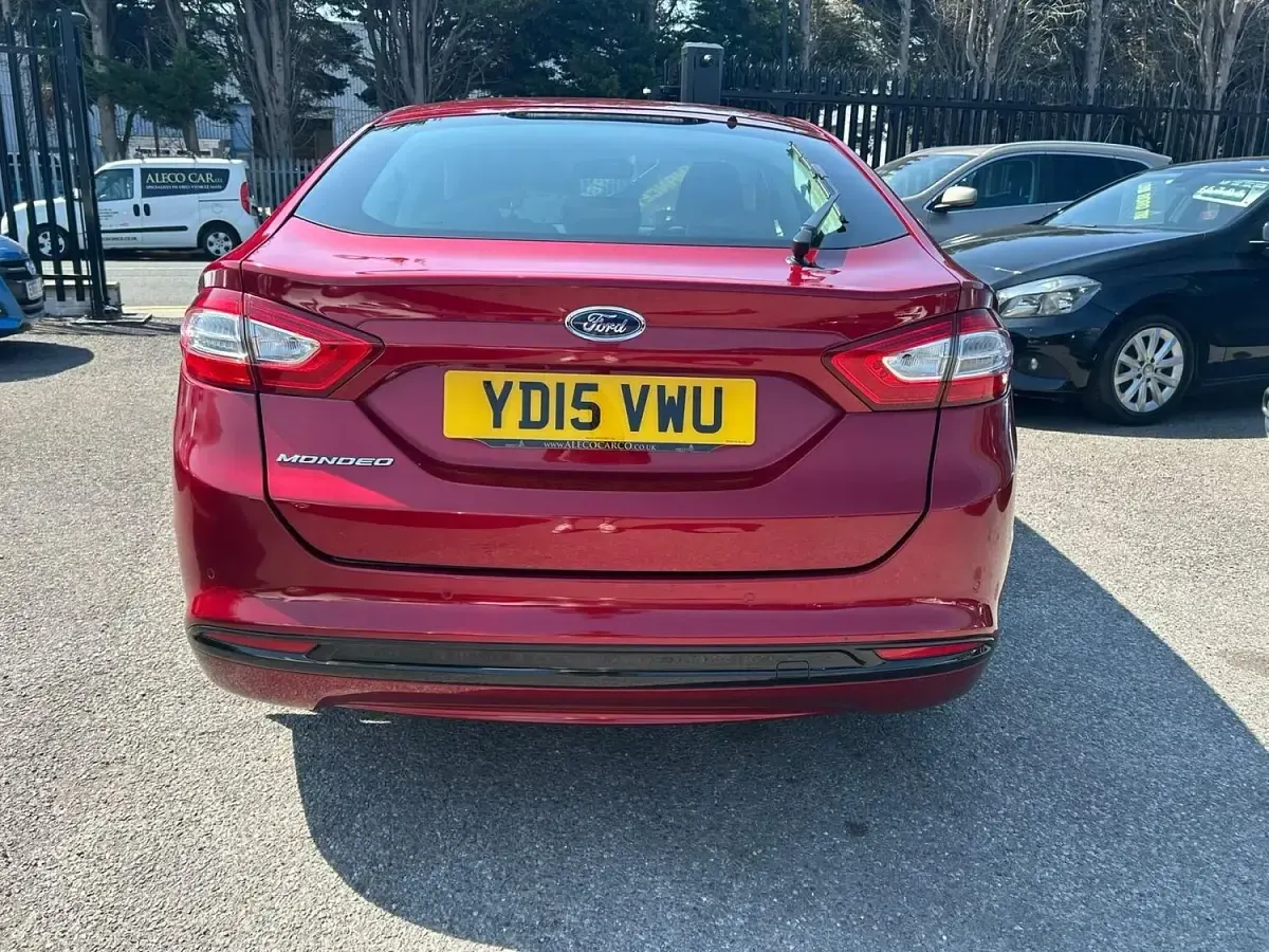 Used Ford Mondeo Titanium 150 HP (110 kW) 2015 Red Hatchback