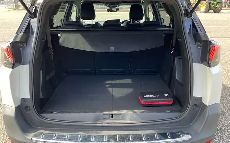 Second-hand Peugeot 5008 GTi 131 CP (96 kW) 2022 Alb SUV