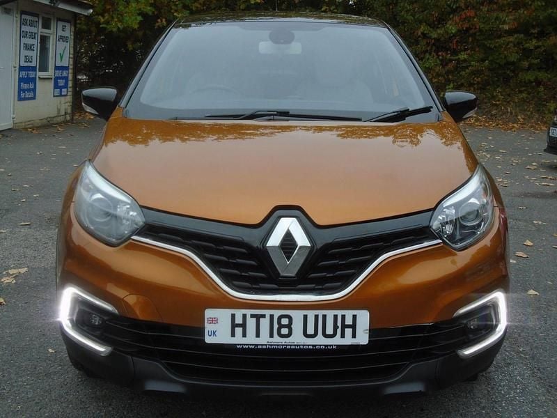 Used Renault Captur Iconic 2018 Orange/black SUV