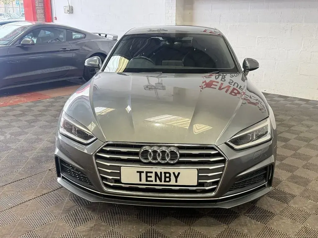 Usado Audi A5 Sportback S-Line 190 CV (139 kW) 2017 Gris Utilitario
