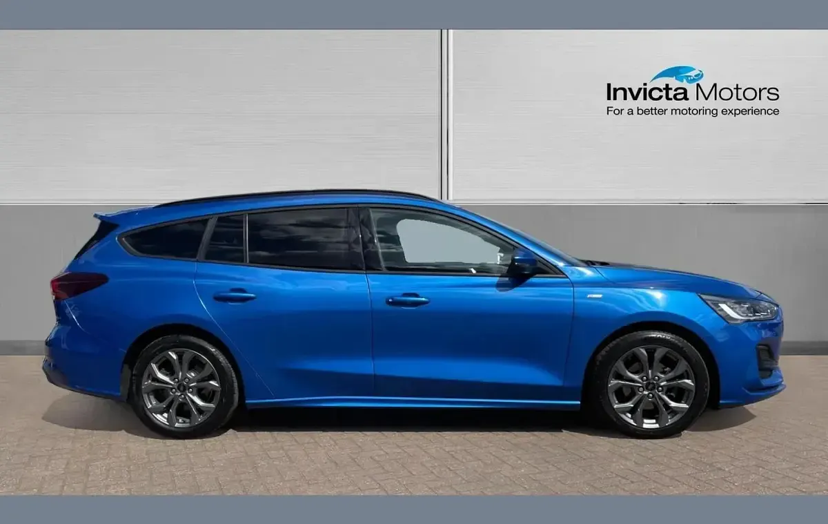 Used Ford Focus ST-Line 155 HP (114 kW) 2023 Blue Estate