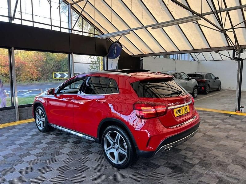 Used Mercedes GLA220 AMG Line Premium Plus 177 HP (130 kW) 2017 Red SUV