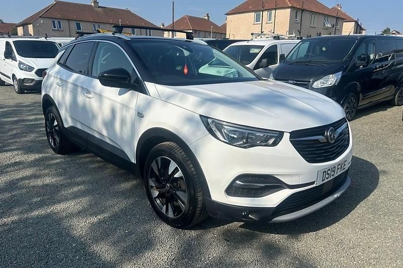 White Used 2019 Vauxhall Grandland X Design Edition SUV | £6,975 (Good price) - Image 1/1