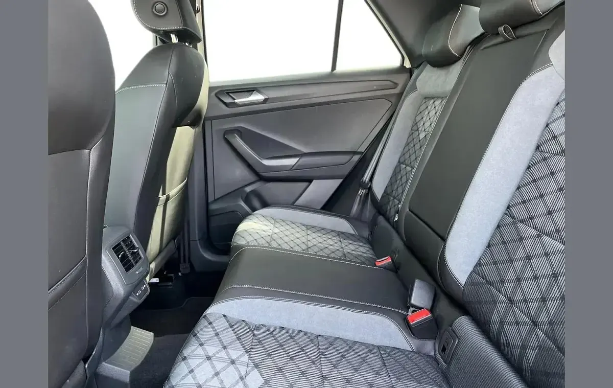 Używany VW T-Roc R-line 150 KM (110 kW) 2024 Szary SUV
