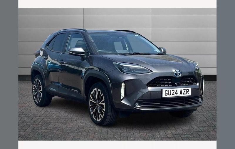 Decuma grey Used 2024 Toyota Yaris Cross SUV | £25,500 (Good price) - Image 1/3