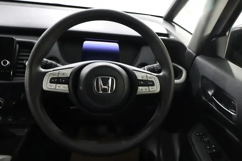 Used Honda Jazz Hybrid 109 HP (80 kW) 2023 Black Hatchback