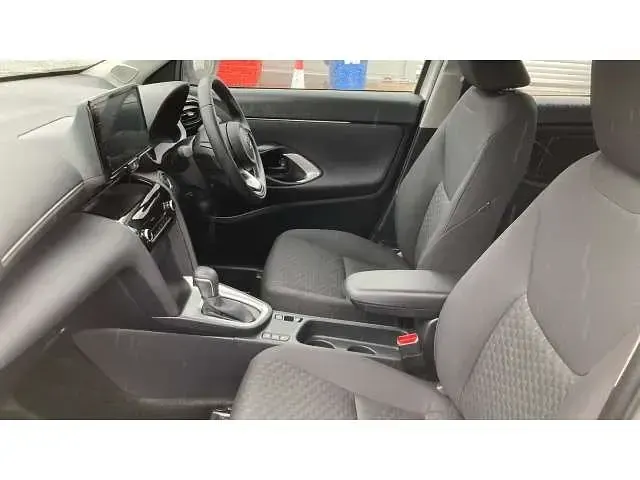 Used Toyota Yaris Cross 113 HP (83 kW) 2024 White SUV