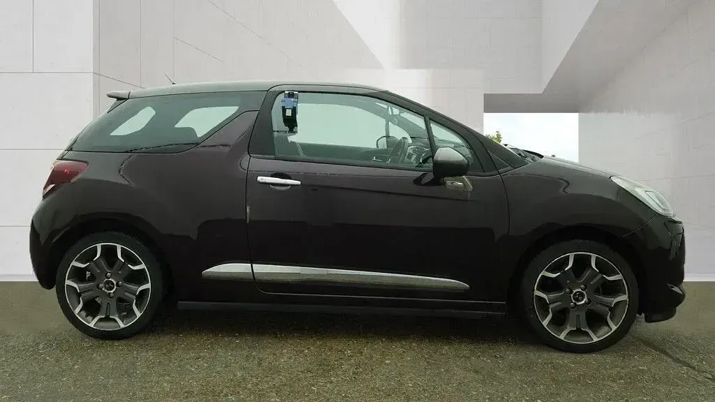 Used DS Automobiles DS3 Ultra Prestige 2017 Mauve/purple Hatchback
