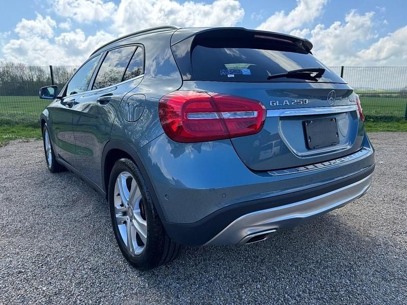 Used Mercedes GLA250 Exclusive 211 HP (155 kW) 2015 Blue SUV