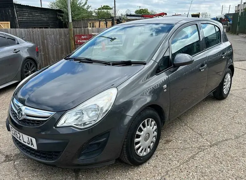 Usado Vauxhall Corsa S 2012 Gris Utilitario