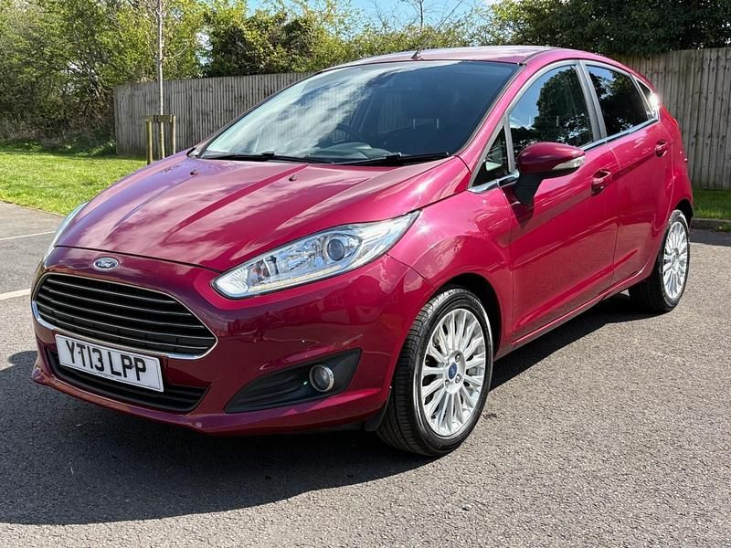 Usado Ford Fiesta Titanium 2013 Vermelho Citadino