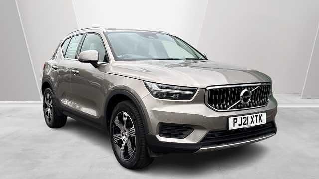 Used 2022 Volvo XC40 Inscription SUV | £22,990 (Fair price) - Image 1/3