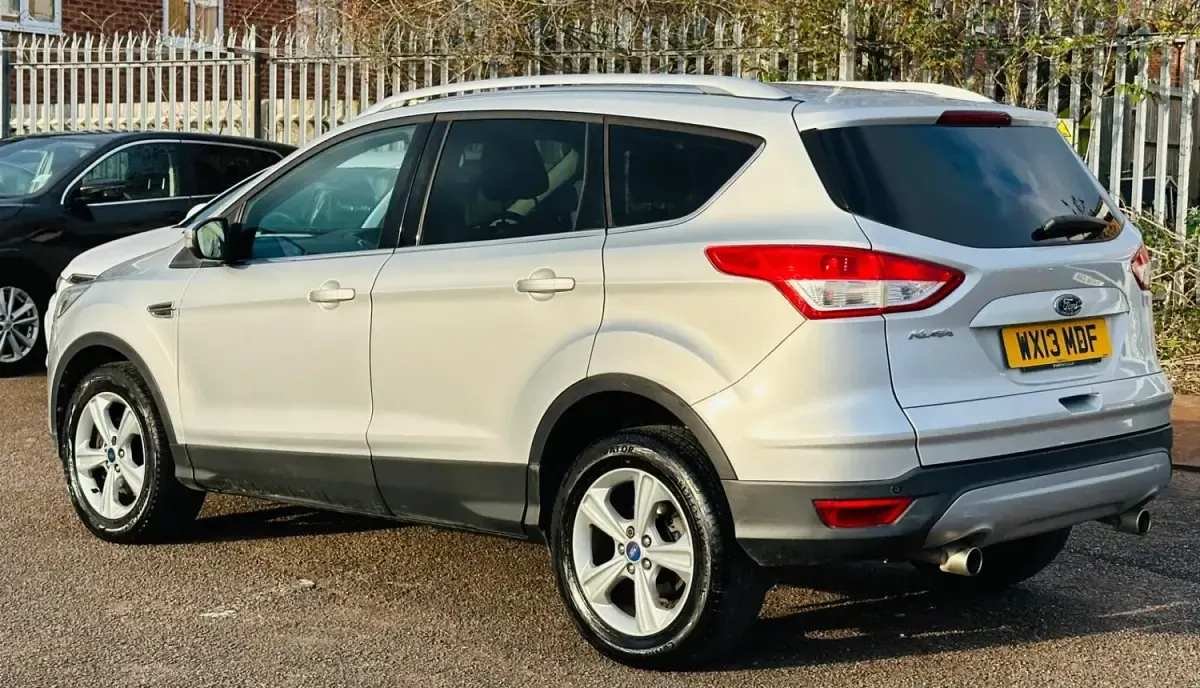 Second-hand Ford Kuga Zetec 140 CP (102 kW) 2013 Argintiu SUV