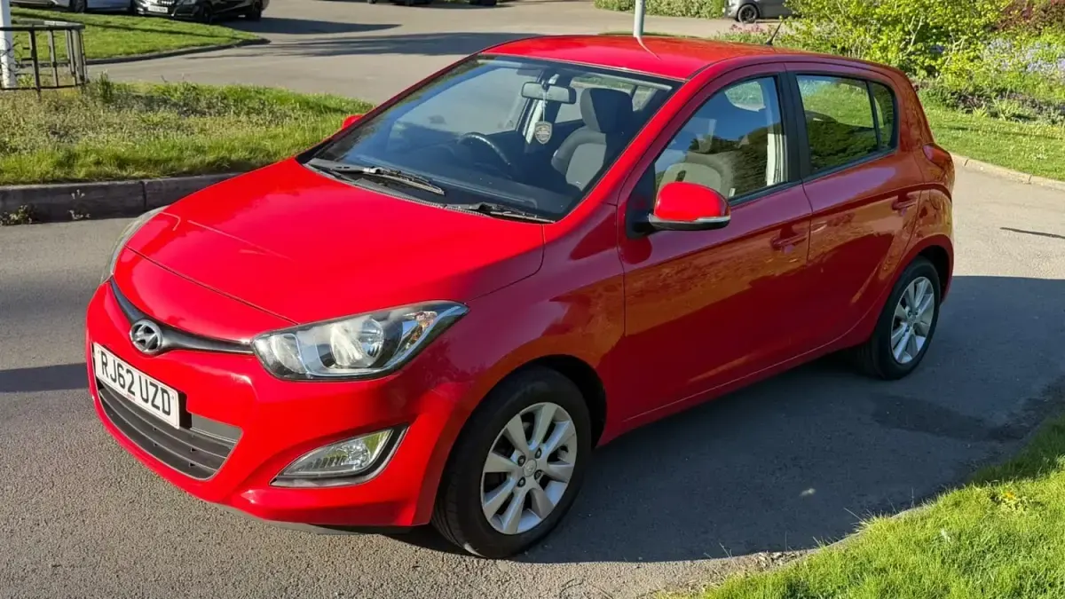 Käytetty Hyundai i20 Active 101 HP (74 kW) 2012 Punainen Viistoperä