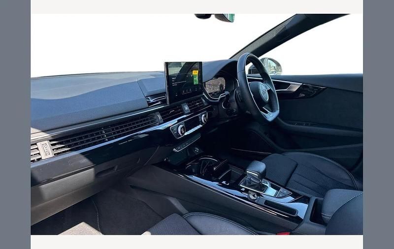 Used Audi A5 Sportback Black Edition 204 HP (150 kW) 2022 White Hatchback