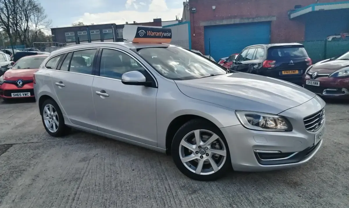 Used Volvo V60 SE Lux 115 HP (84 kW) 2015 Silver Estate