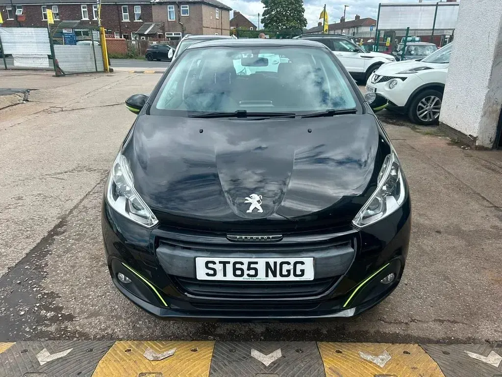 Used Peugeot 208 Active 82 HP (60 kW) 2015 Black Hatchback