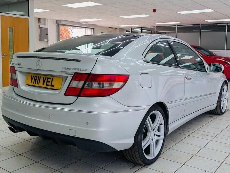 Used Mercedes CLC180 143 HP (105 kW) 2011 Silver Hatchback