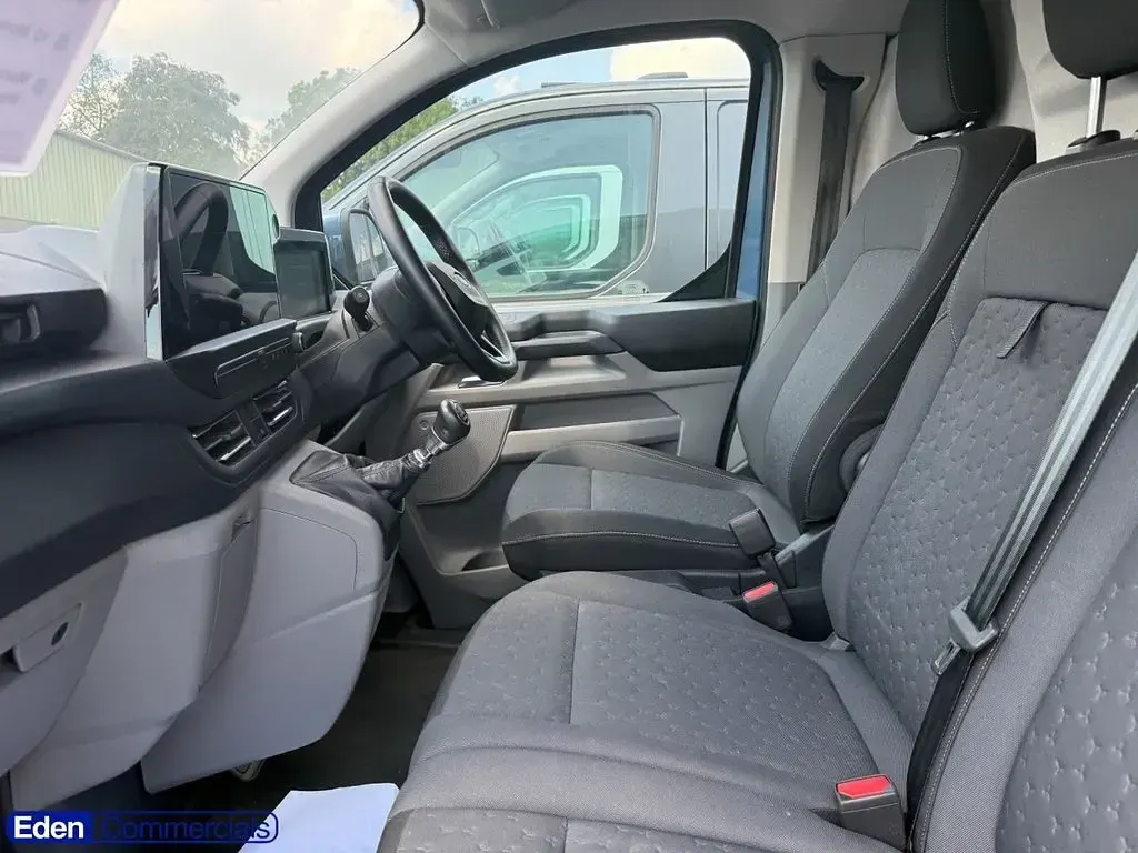 Used Ford Transit Custom Limited 136 HP (100 kW) 2024 Blue Van