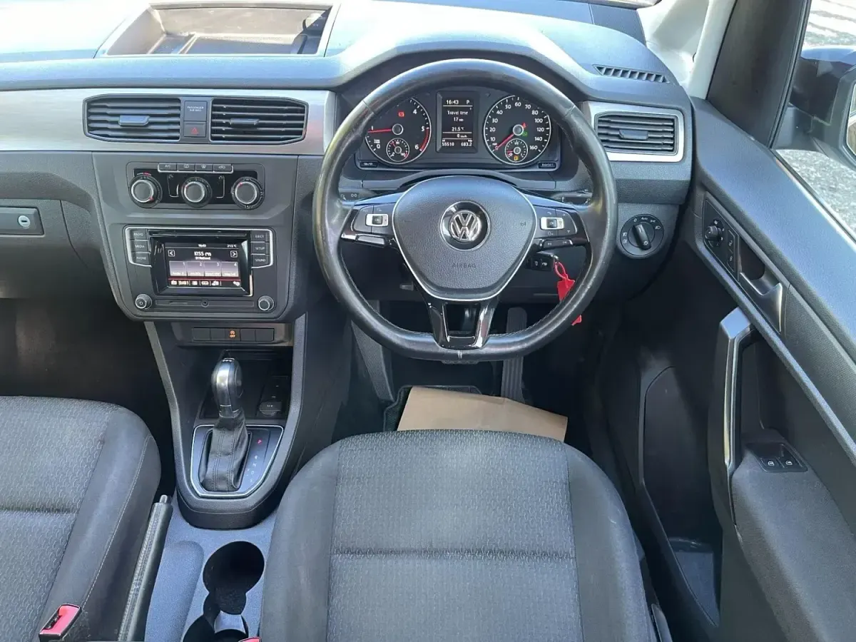 Usado VW Caddy Maxi S 2019 Roxo Monovolume