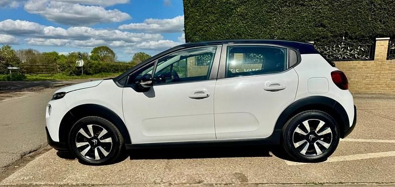 Używany Citroën C3 Feel 100 KM (73 kW) 2018 Biały Hatchback
