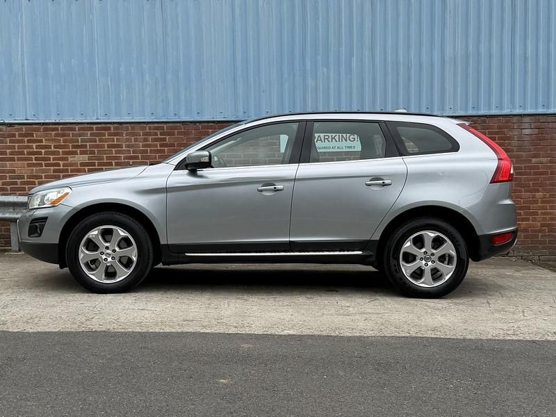 Used Volvo XC60 SE Lux 205 HP (150 kW) 2009 Silver SUV