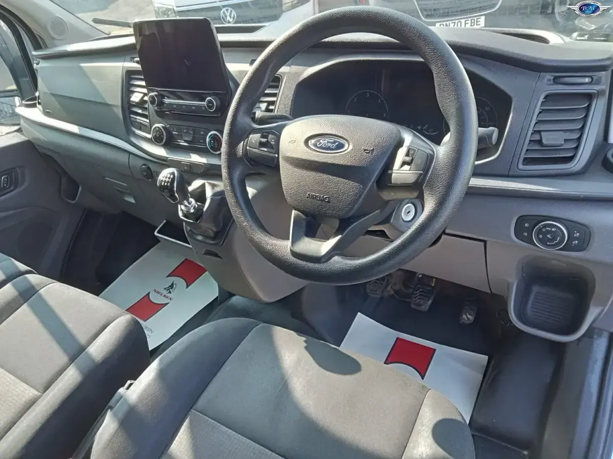 Used Ford Transit 105 HP (77 kW) 2022 White Van