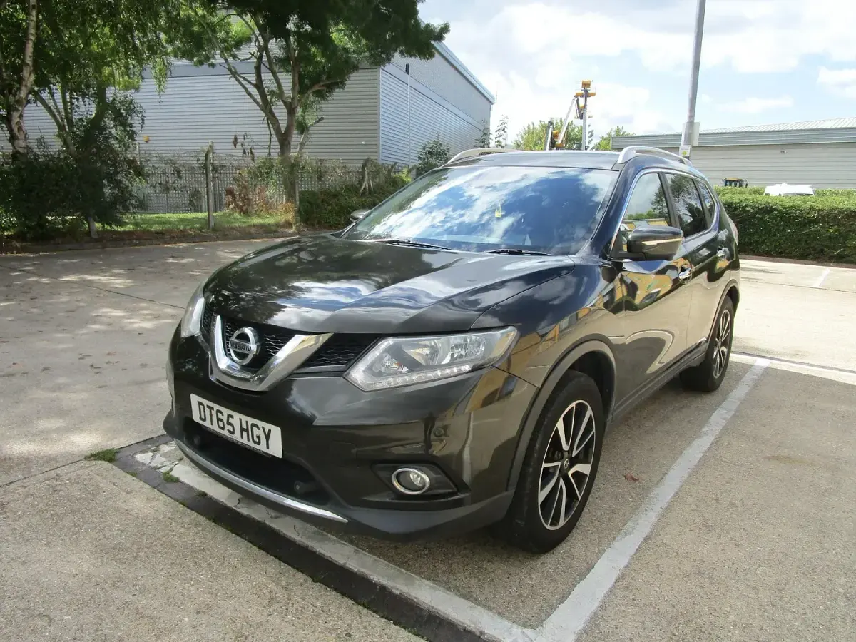 Used Nissan X-Trail N-TEC 130 HP (95 kW) 2016 Green SUV