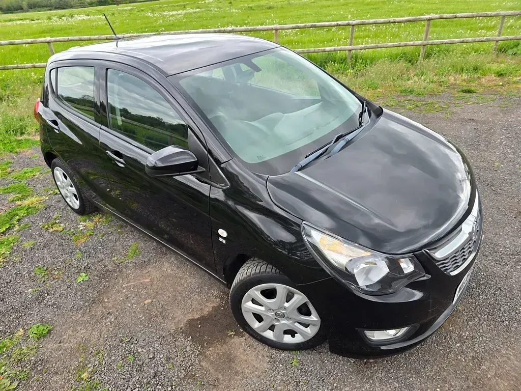 Second-hand Vauxhall Viva 73 CP (53 kW) 2018 Negru Hatchback